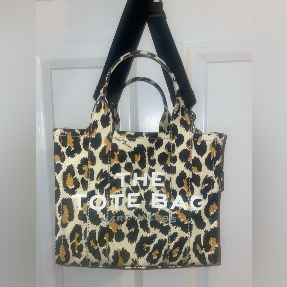 Marc Jacobs Mini The Traveler Tote Bag - Leopard Print